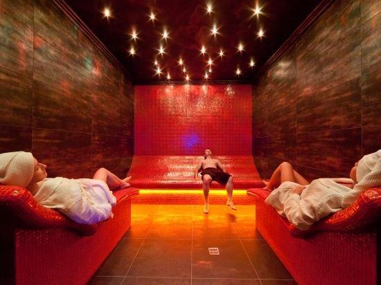 Hotel Artis &